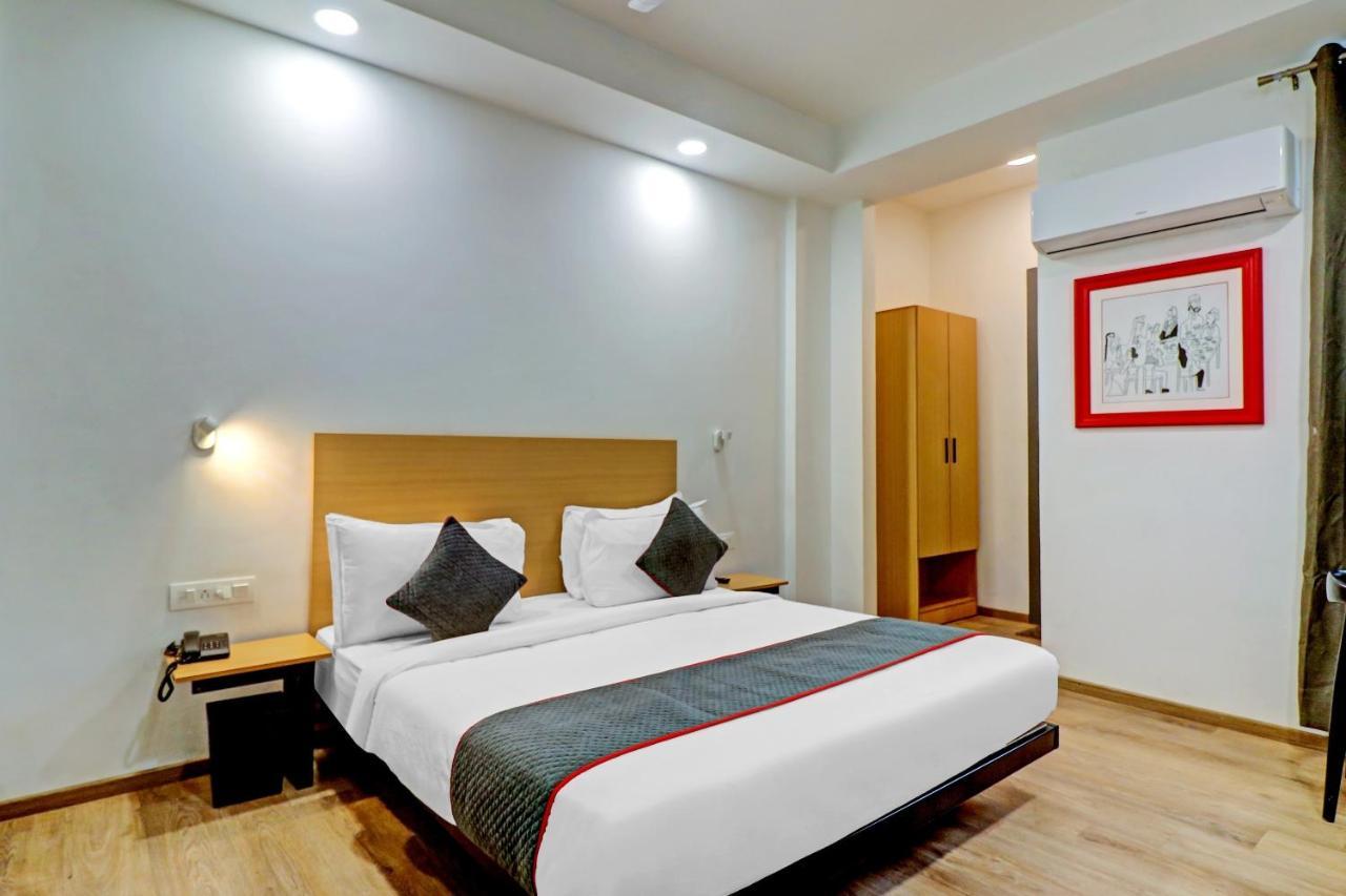 Fabhotel Royale 30 Noida Exterior photo
