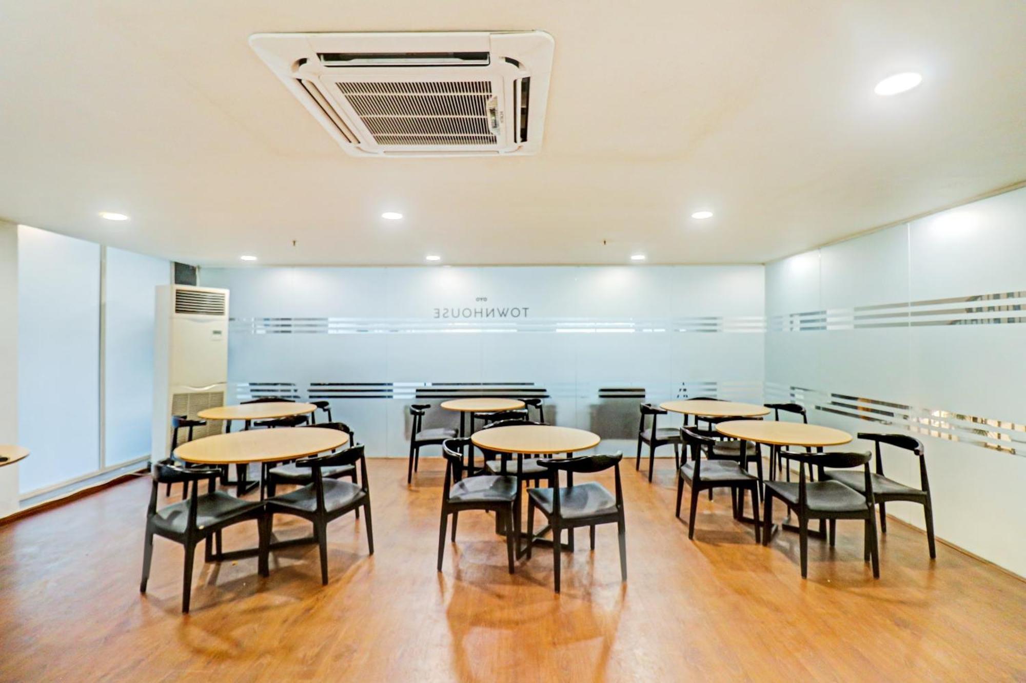 Fabhotel Royale 30 Noida Exterior photo