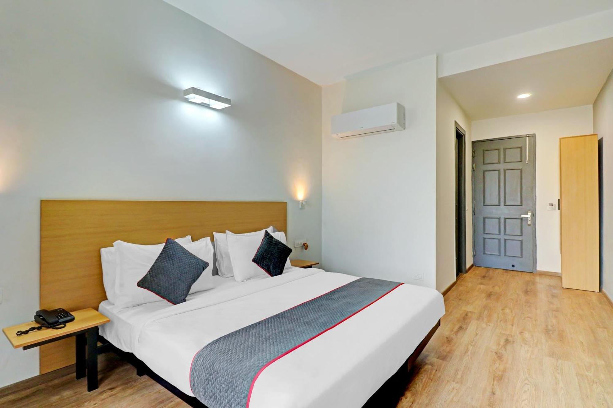 Fabhotel Royale 30 Noida Exterior photo