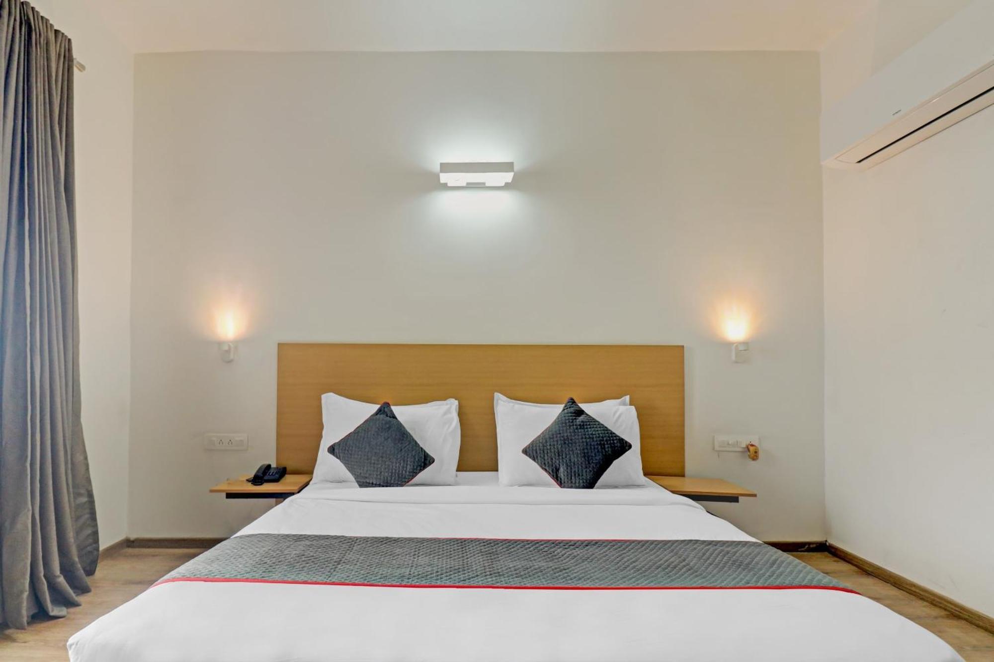 Fabhotel Royale 30 Noida Exterior photo