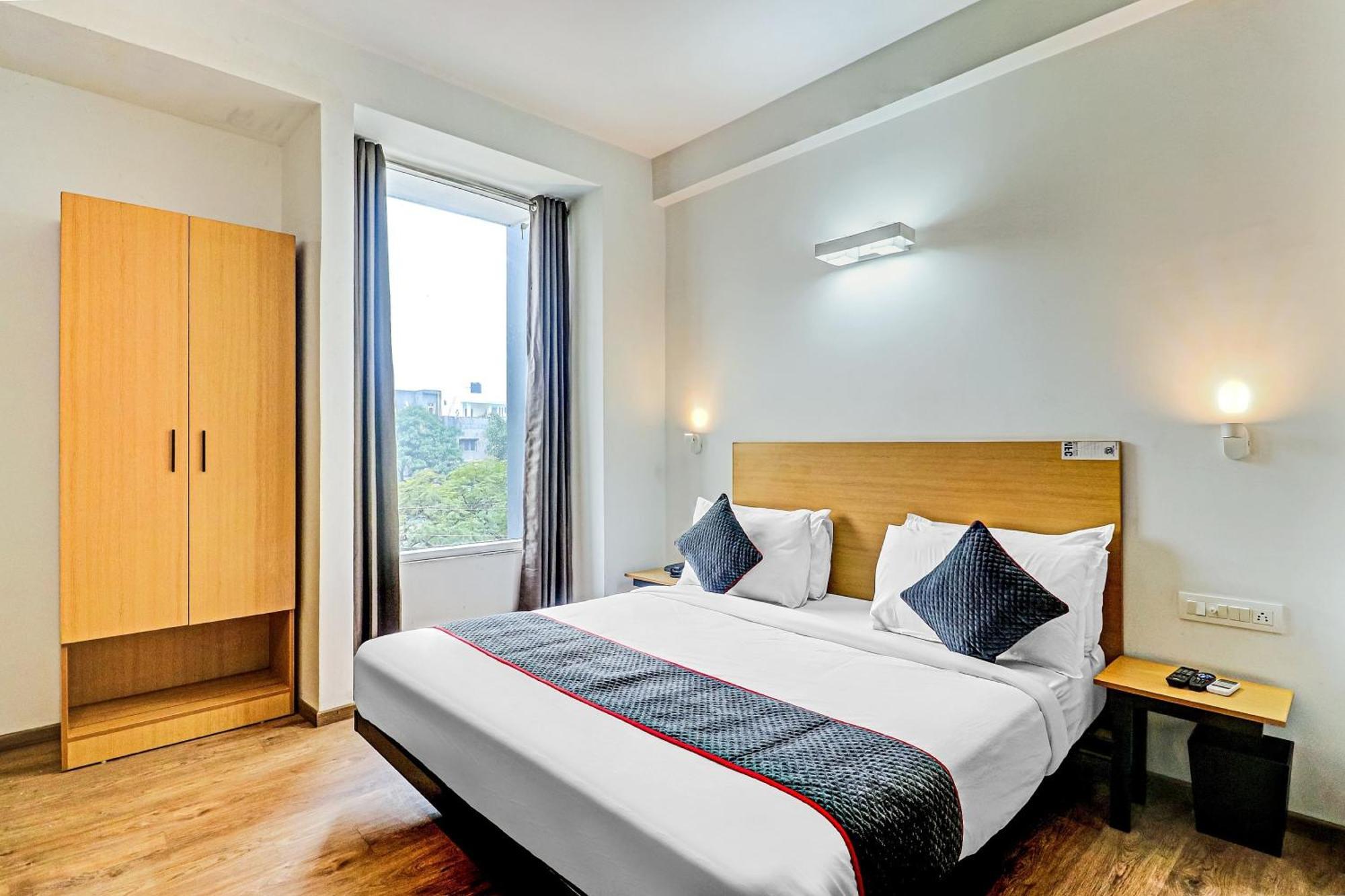 Fabhotel Royale 30 Noida Exterior photo