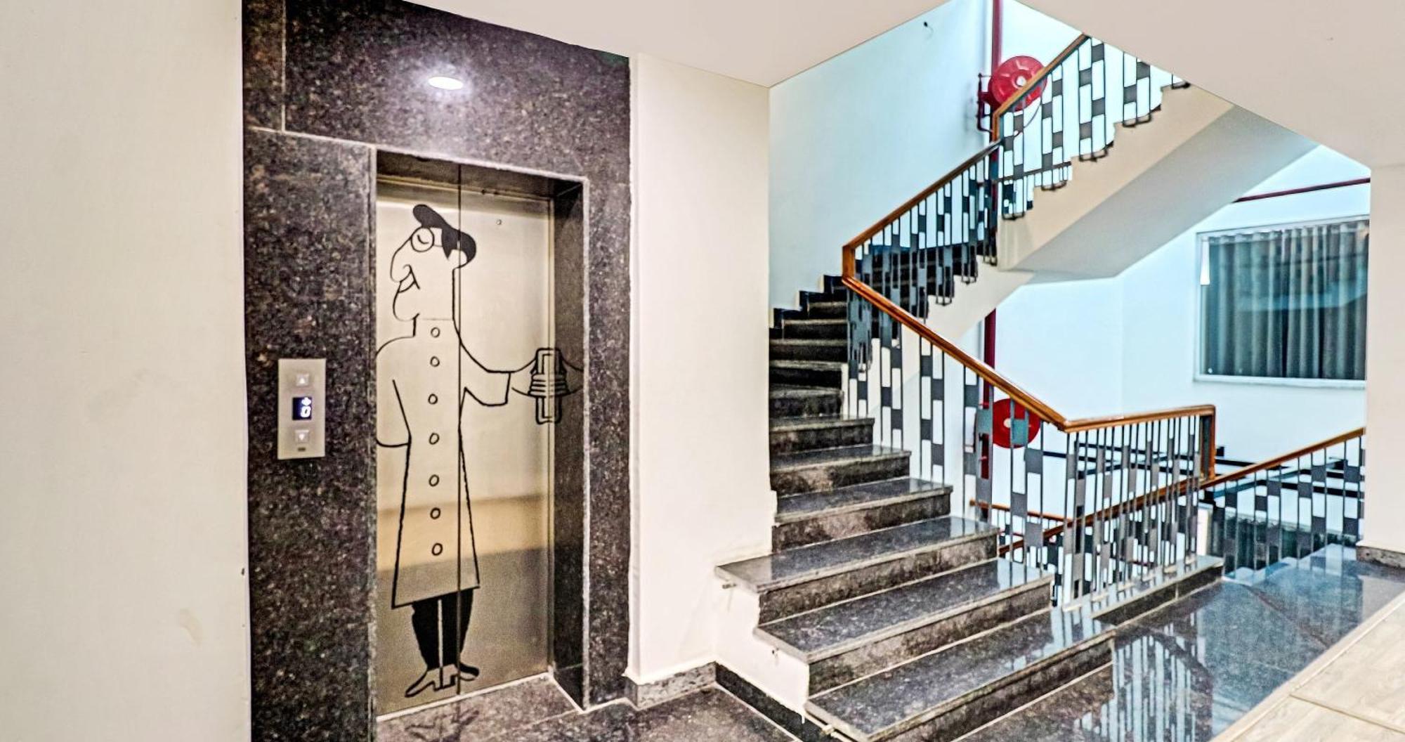 Fabhotel Royale 30 Noida Exterior photo