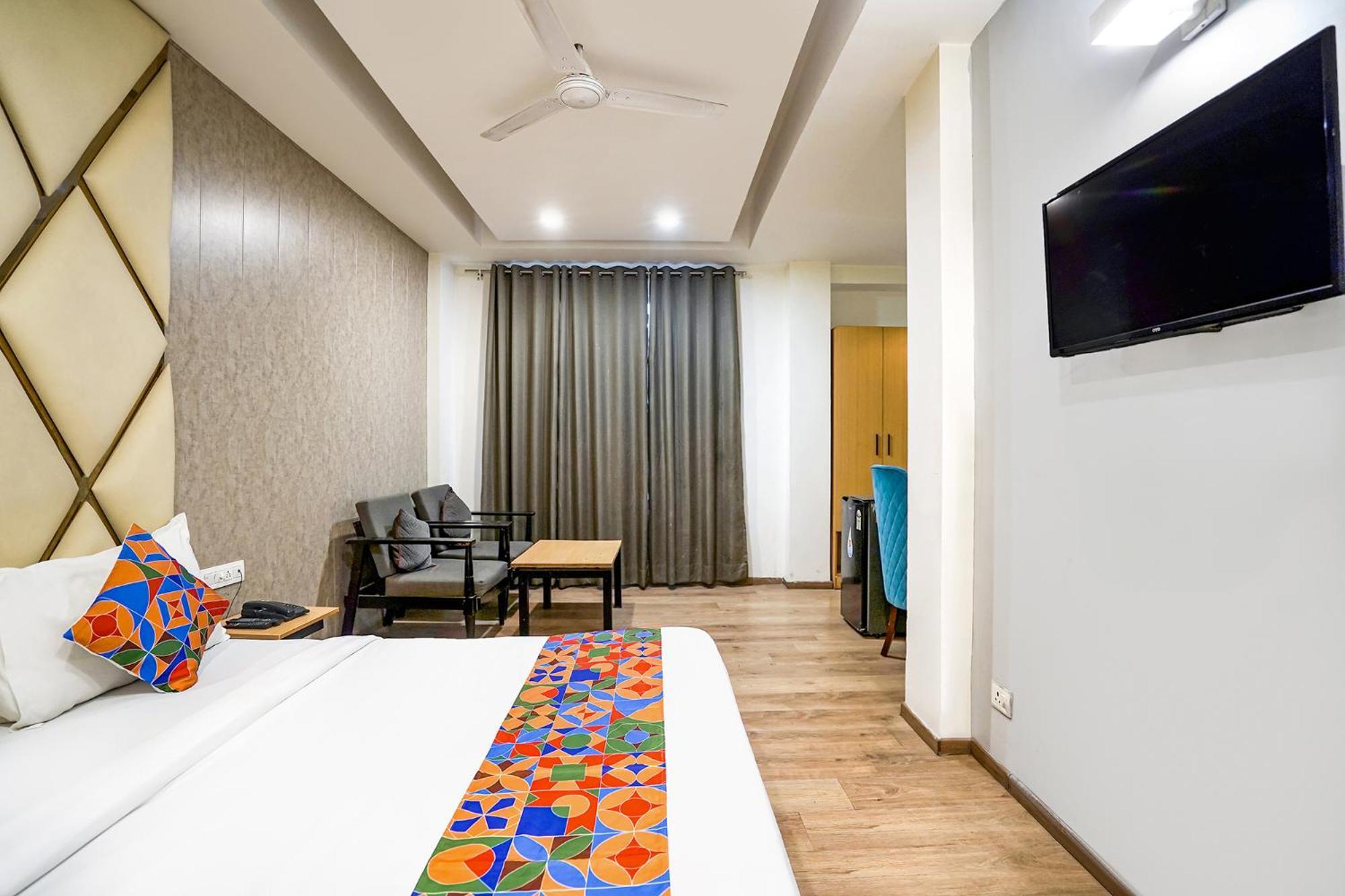 Fabhotel Royale 30 Noida Exterior photo