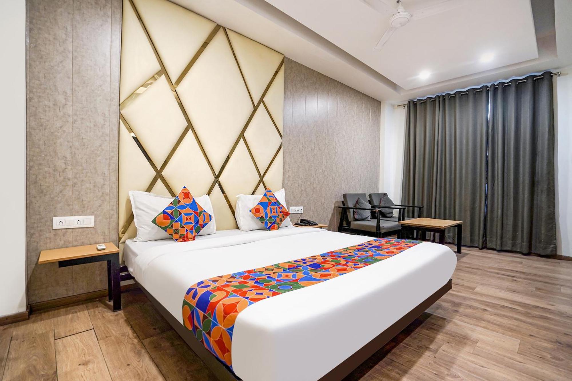 Fabhotel Royale 30 Noida Exterior photo