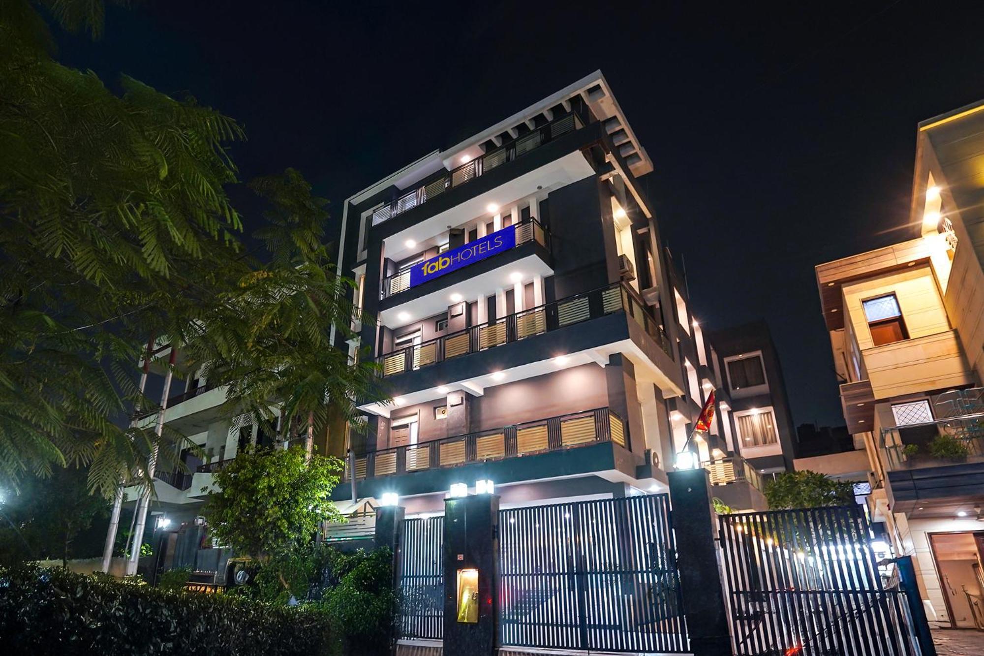 Fabhotel Royale 30 Noida Exterior photo