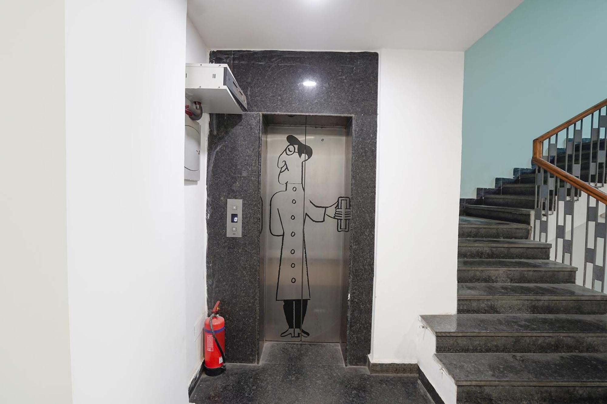 Fabhotel Royale 30 Noida Exterior photo