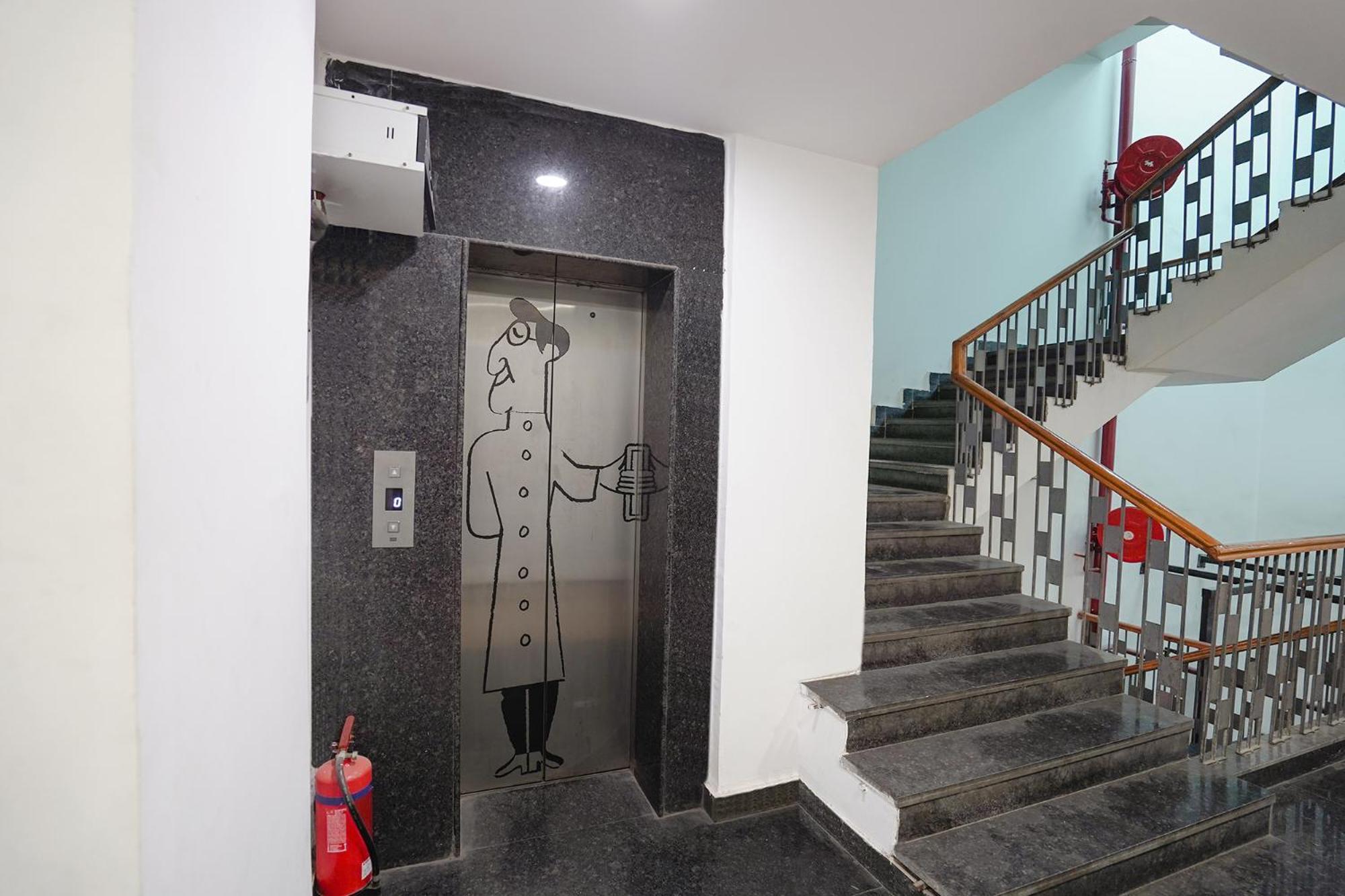 Fabhotel Royale 30 Noida Exterior photo